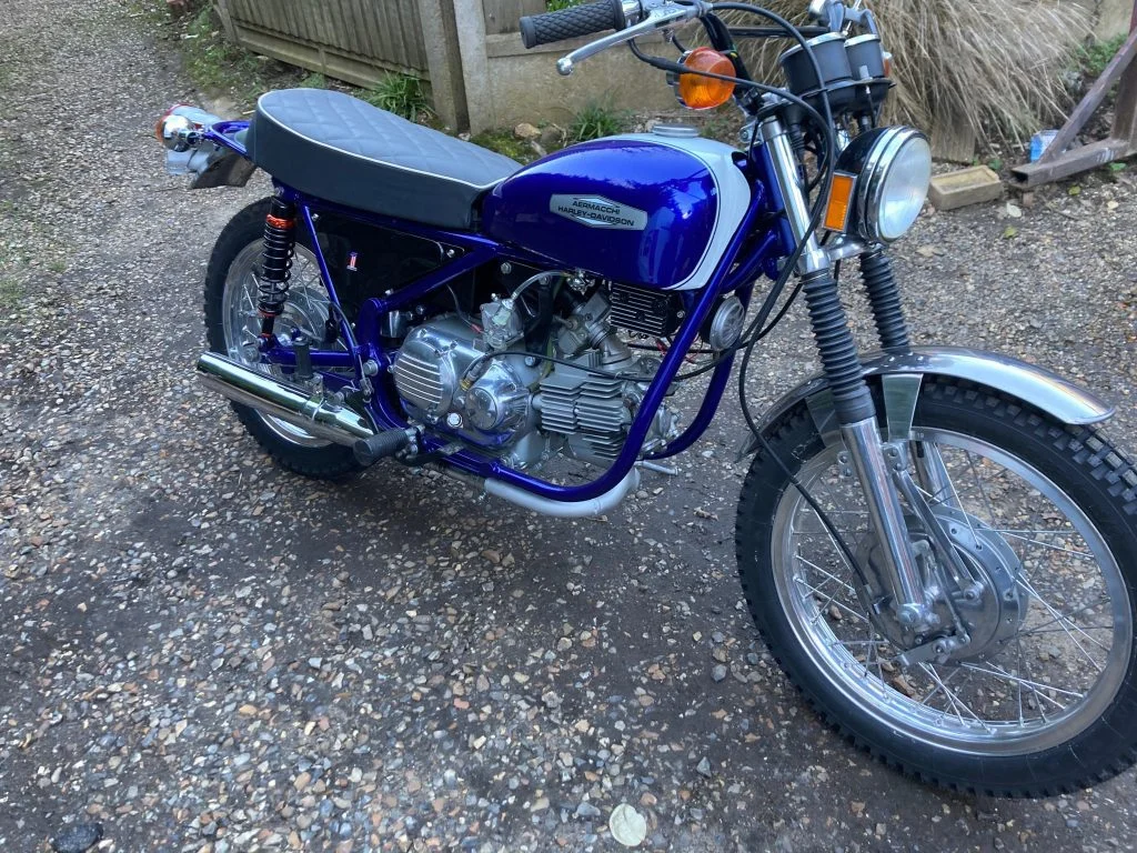 Aermachhi 350 - Finished in yard