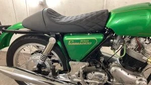 Norton Commando - Finished quilted seat close-up