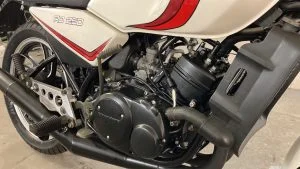 Yamaha RD250 - Engine close-up RHS